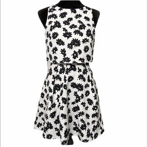 EVERLY black white sleeveless floral dress size small